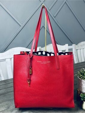 Marc Jacobs The Grind Leather Tote Bag Fire Red Gold Hardware Padlock Charm